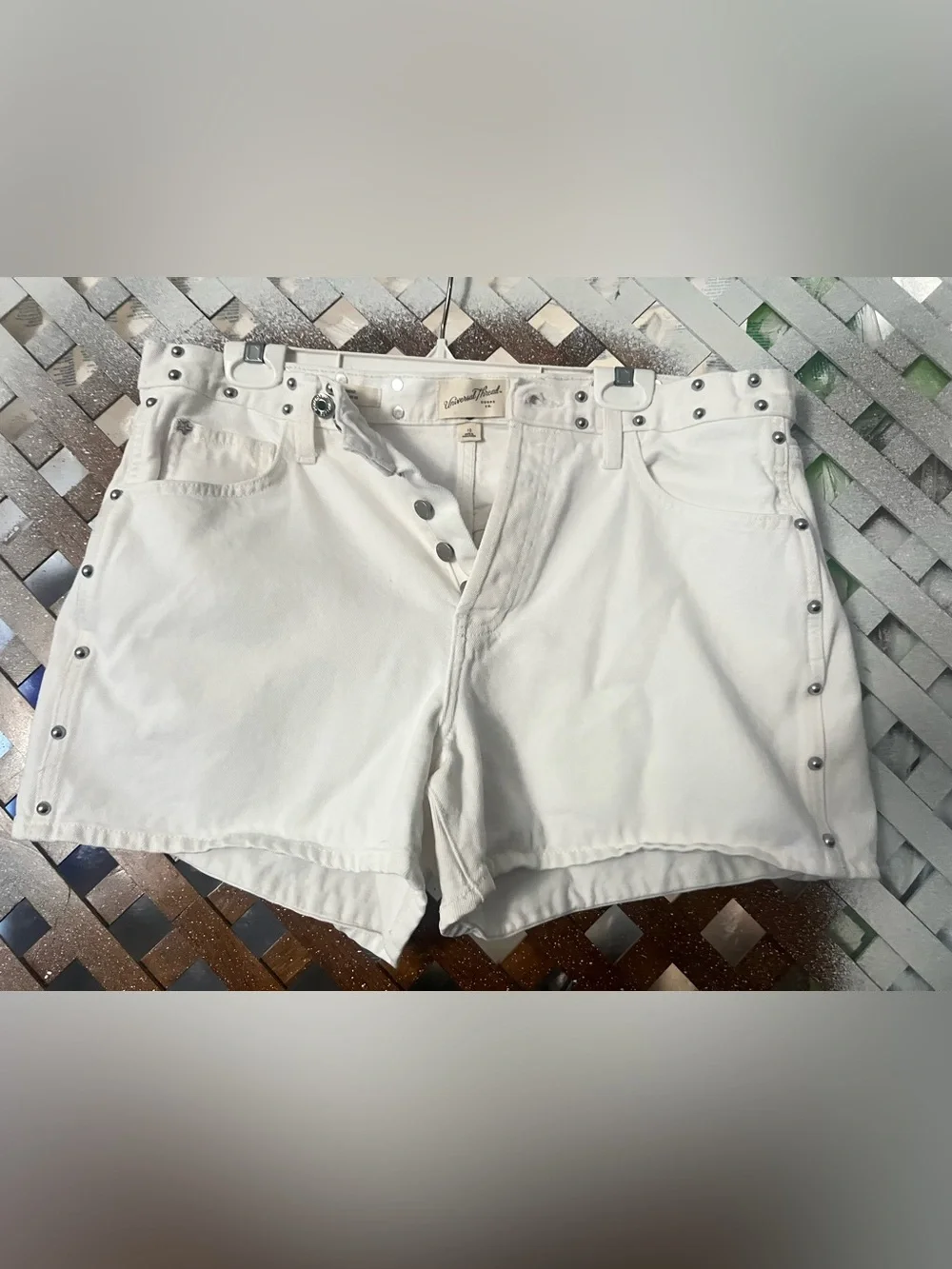 Universal Threads Summer White Studded High-Waist Baggy Denim Shorts Sz 10